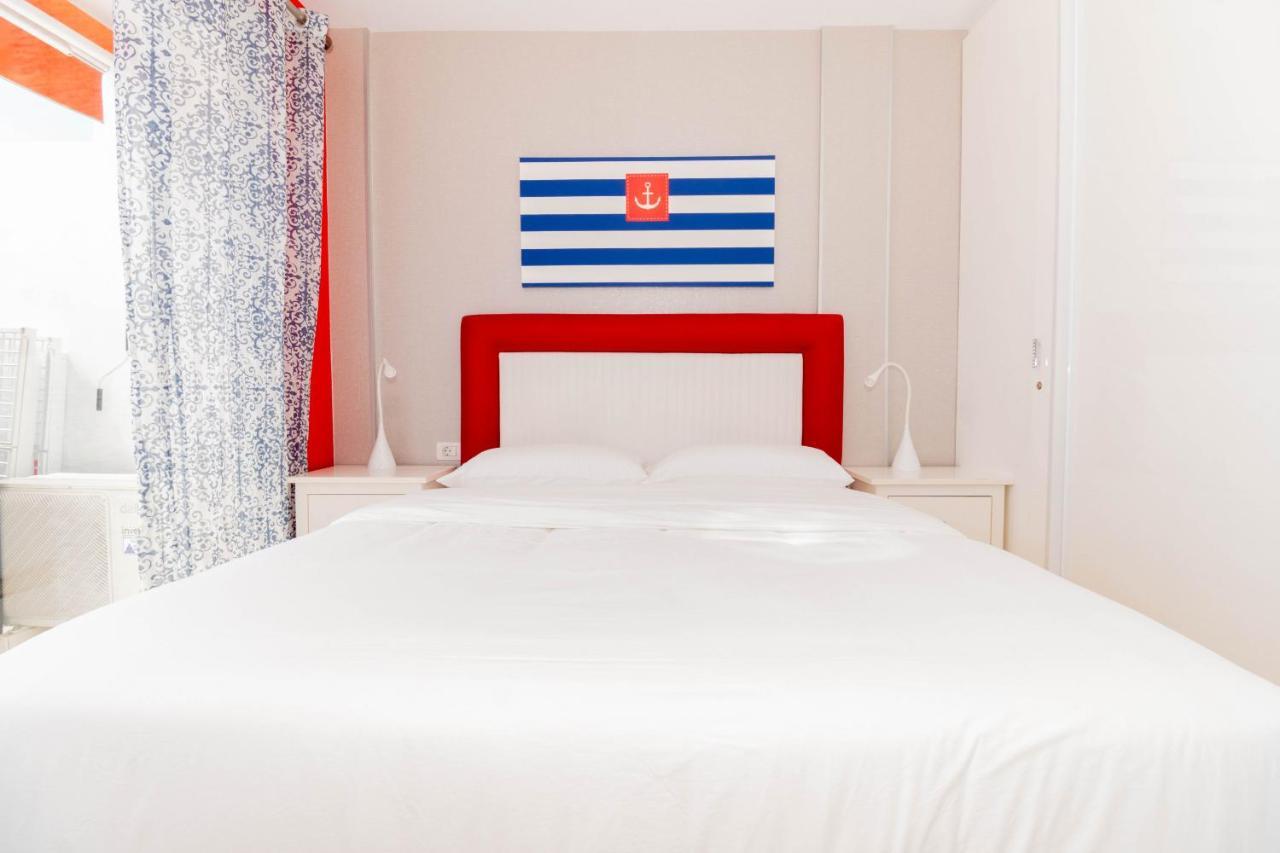 A Few Steps From The Beach Of Las Vistas Apartment Лос Кристианос Екстериор снимка